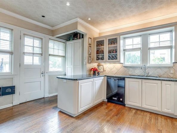 2424  Medford Court W, Fort Worth Texas 76109