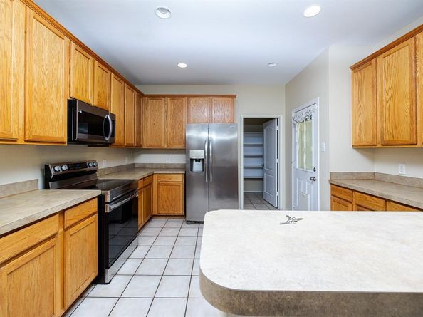 1828  Mercer Way , Savannah Texas 76227