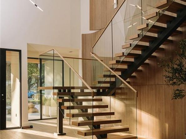 13236  Hughes Lane , Dallas Texas 75240