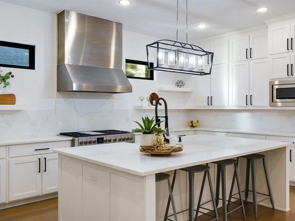 15150  Wildvine Drive , Dallas Texas 75248