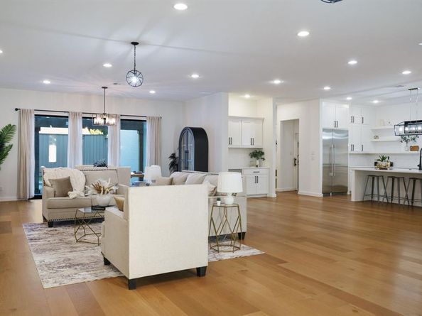 15150  Wildvine Drive , Dallas Texas 75248