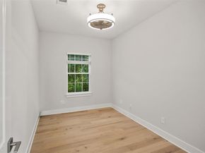 1335  Glidden Street , Dallas Texas 75203