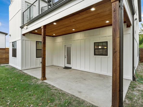 1335  Glidden Street , Dallas Texas 75203