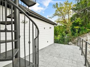 1335  Glidden Street , Dallas Texas 75203