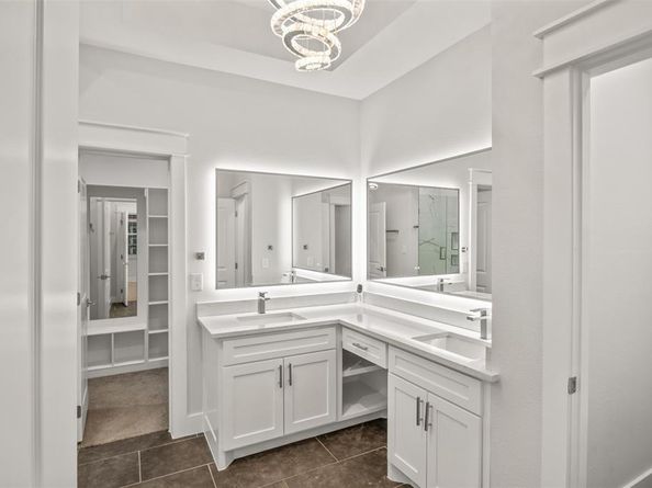 1335  Glidden Street , Dallas Texas 75203