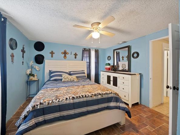 3209  Prairie Avenue , Fort Worth Texas 76106