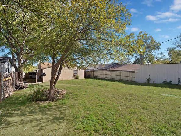 3209  Prairie Avenue , Fort Worth Texas 76106