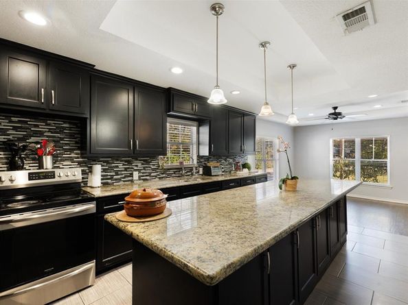 249 N Acres Drive , Dallas Texas 75217