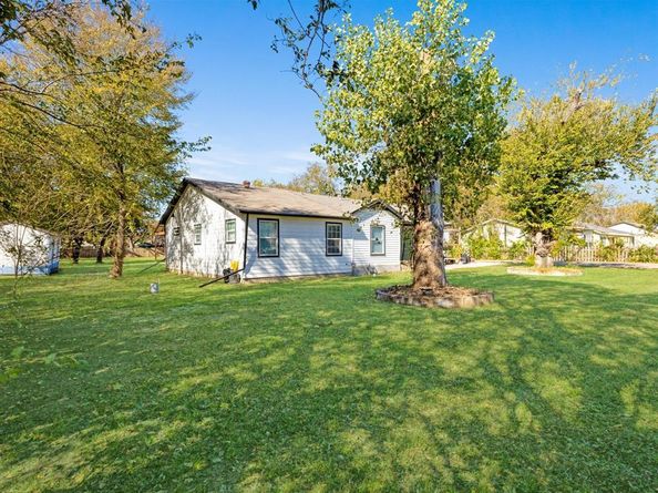 249 N Acres Drive , Dallas Texas 75217