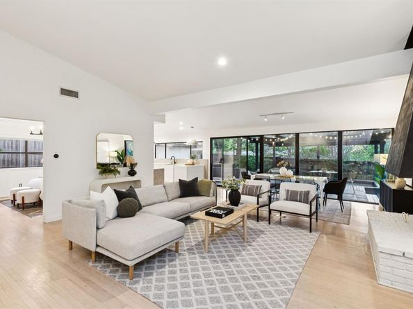 2849  Claudette Avenue , Dallas Texas 75211