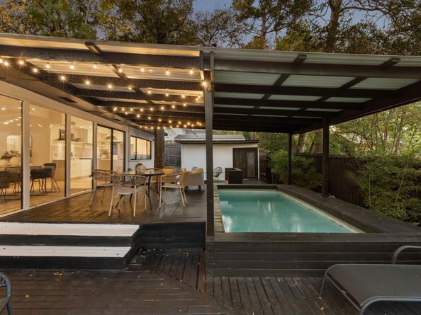 2849  Claudette Avenue , Dallas Texas 75211