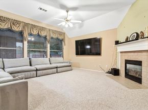 621  Candle Meadow Boulevard , DeSoto Texas 75115