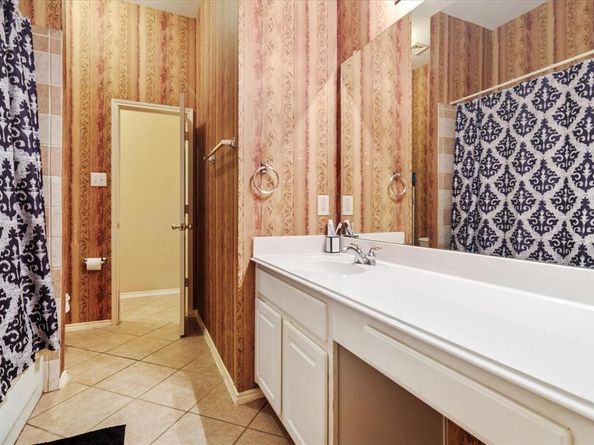 621  Candle Meadow Boulevard , DeSoto Texas 75115