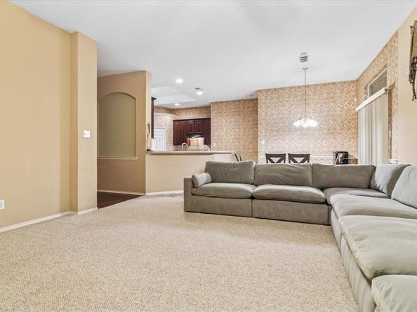 621  Candle Meadow Boulevard , DeSoto Texas 75115