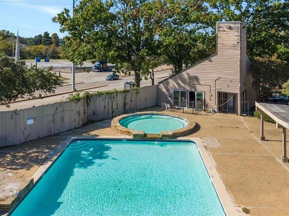 9807  Walnut Street  202, Dallas Texas 75243