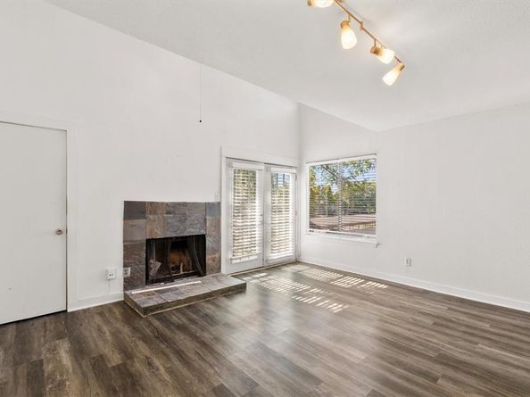 9807  Walnut Street  202, Dallas Texas 75243