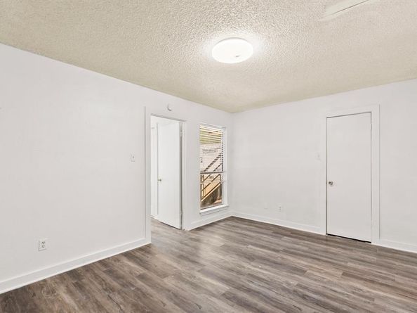 9807  Walnut Street  202, Dallas Texas 75243