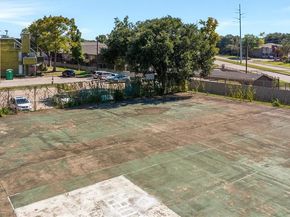 9807  Walnut Street  202, Dallas Texas 75243