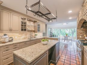 1306  Riverview Drive , Arlington Texas 76012