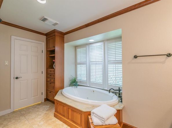 1306  Riverview Drive , Arlington Texas 76012