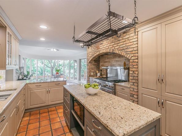 1306  Riverview Drive , Arlington Texas 76012