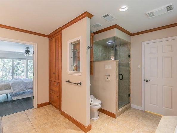 1306  Riverview Drive , Arlington Texas 76012