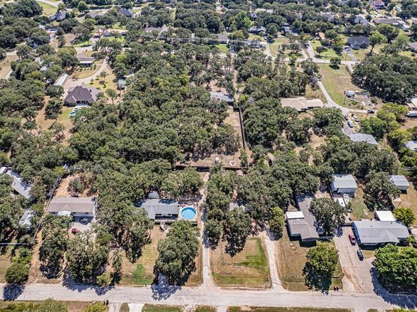 3745  Lucy Trimble Road , Burleson Texas 76028