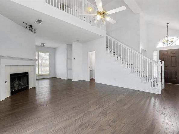 1372  Mae  , Carrollton Texas 75007