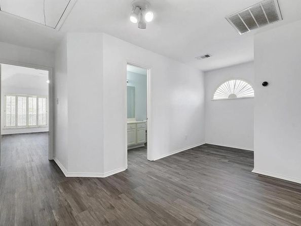 1372  Mae  , Carrollton Texas 75007