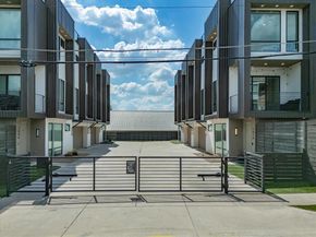 1010  Mobile Street , Dallas Texas 75208