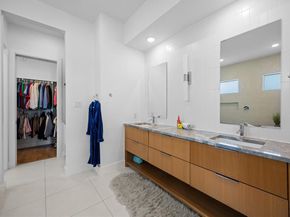 1010  Mobile Street , Dallas Texas 75208