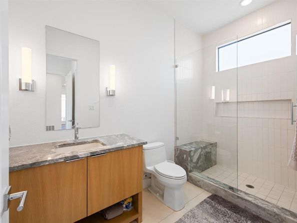 1010  Mobile Street , Dallas Texas 75208