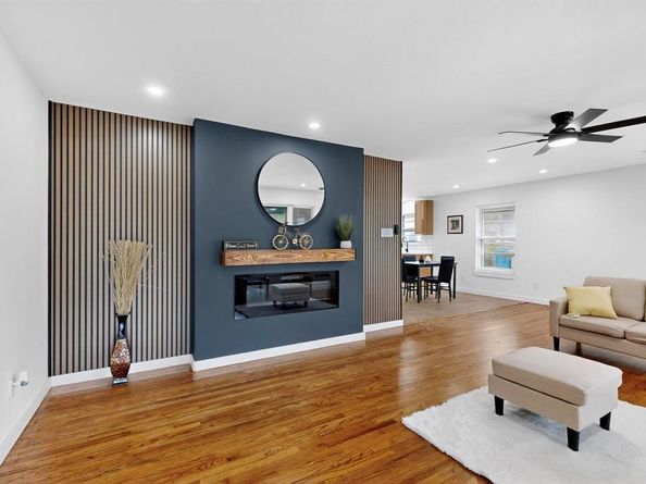 3023  Lasca Street , Dallas Texas 75227