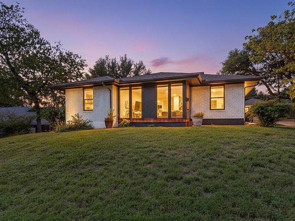 3023  Lasca Street , Dallas Texas 75227