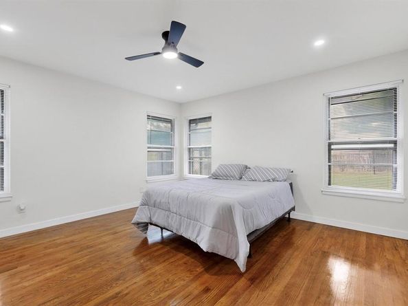 3023  Lasca Street , Dallas Texas 75227
