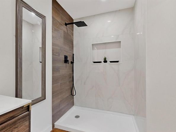 3023  Lasca Street , Dallas Texas 75227