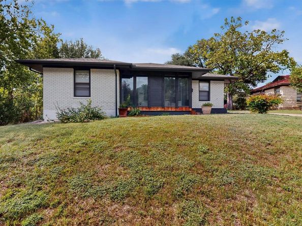 3023  Lasca Street , Dallas Texas 75227