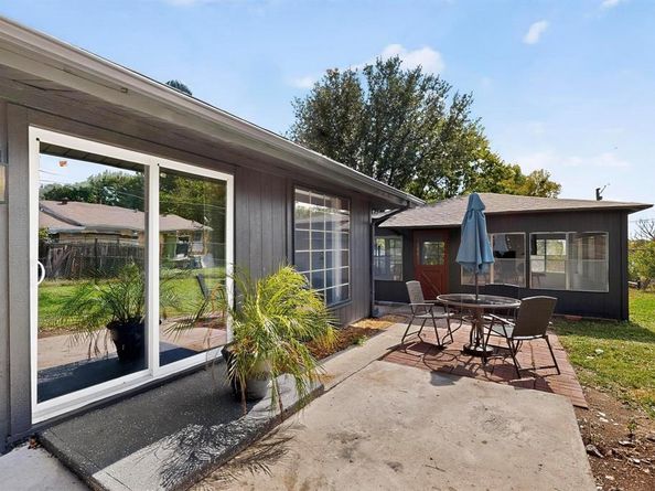 3023  Lasca Street , Dallas Texas 75227