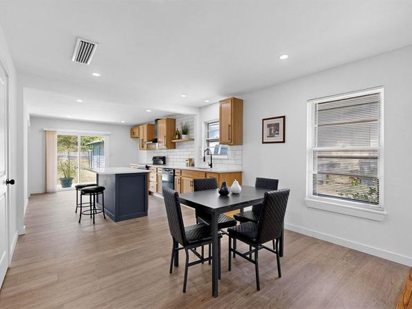3023  Lasca Street , Dallas Texas 75227