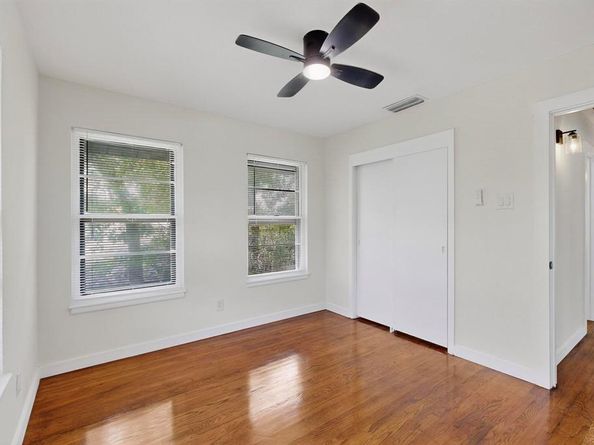 3023  Lasca Street , Dallas Texas 75227