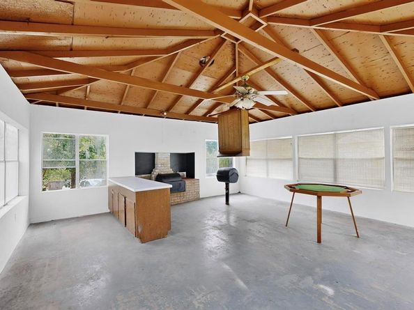 3023  Lasca Street , Dallas Texas 75227
