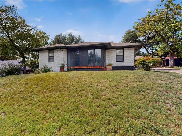 3023  Lasca Street , Dallas Texas 75227