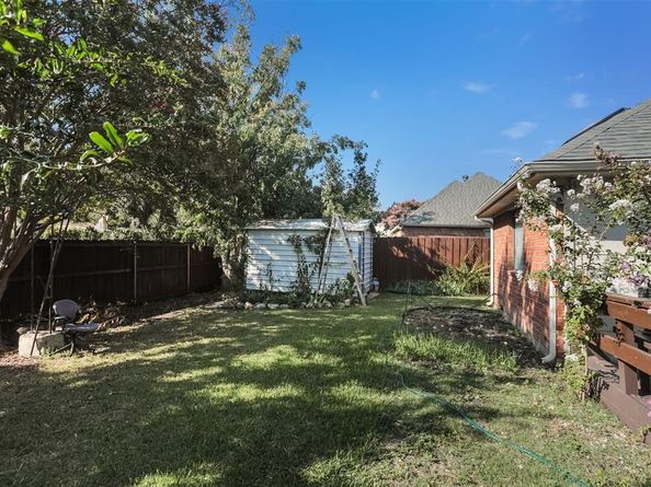 2214  Moss Trail , Garland Texas 75044