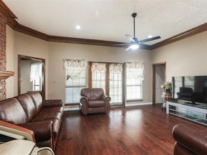 2214  Moss Trail , Garland Texas 75044