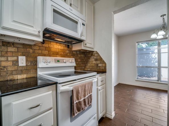 2009  Town Court , Garland Texas 75041