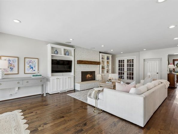 7439  Stonecrest Drive , Dallas Texas 75254