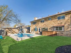 304  Lark Lane , Euless Texas 76039