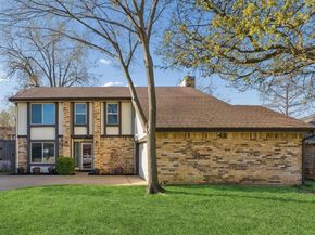 304  Lark Lane , Euless Texas 76039
