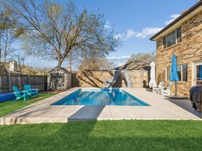 304  Lark Lane , Euless Texas 76039