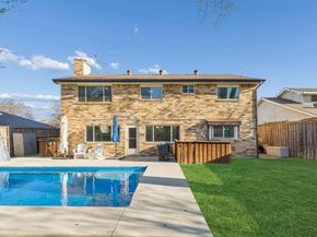 304  Lark Lane , Euless Texas 76039